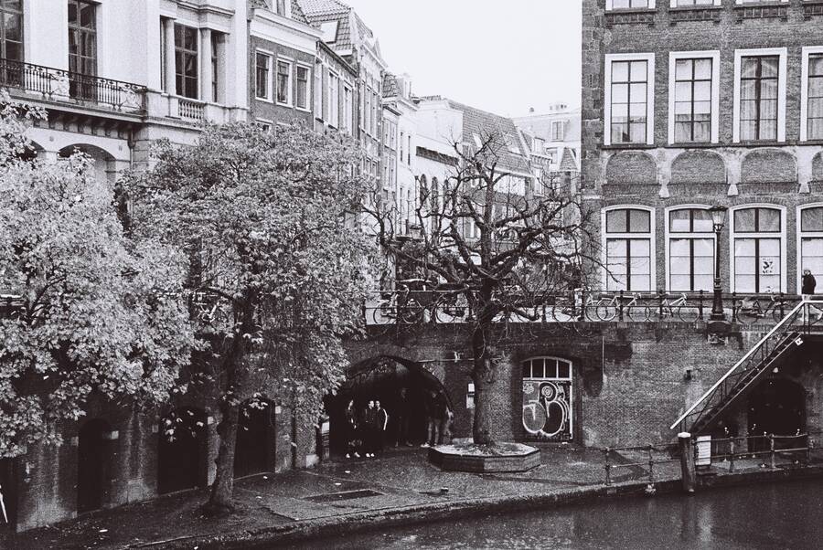 Holland — frame 01