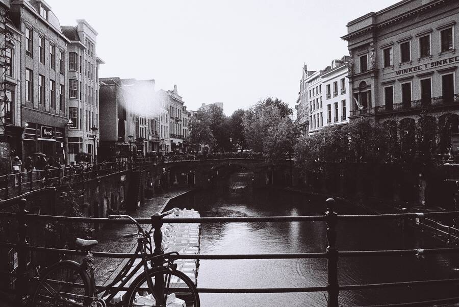 Holland — frame 07