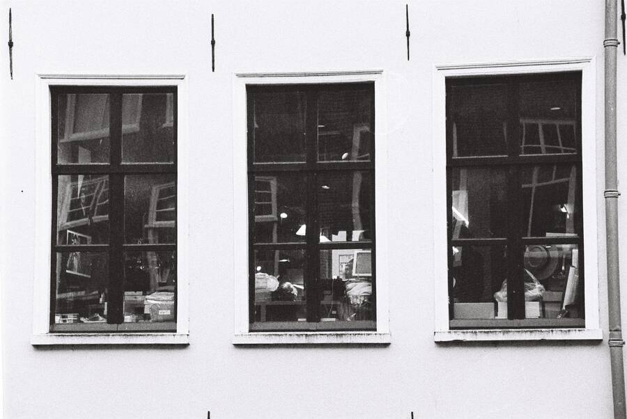 Holland — frame 08