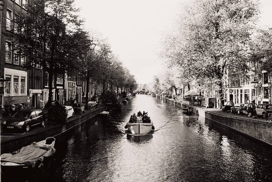 Holland — frame 16